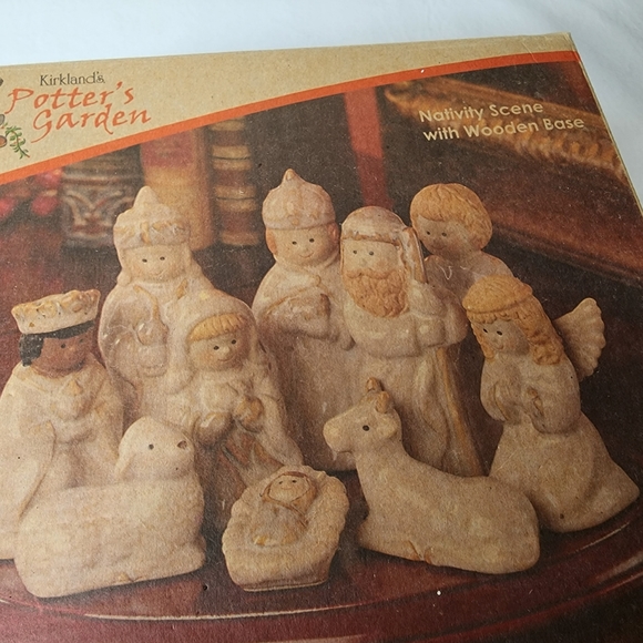 Nativity Scene with Wood Base Glazed Ceramic 10-Pc Set Christmas Kirkland's NEW - Picture 10 of 11
